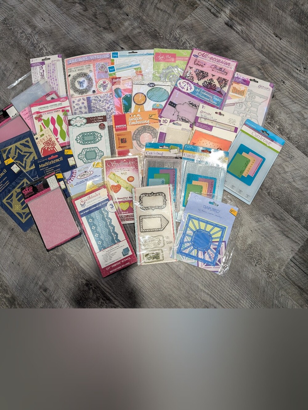 Lot Of 32 Embossing Dies And Folders